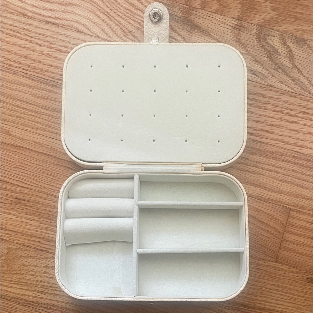 Jewelry Box Holder